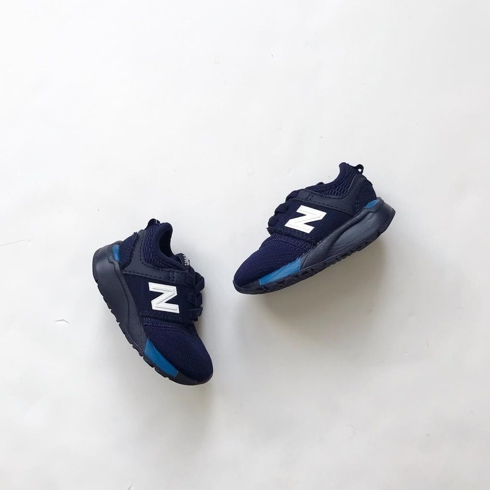 New Balance 247 Navy blue faux lace sneakers EUC size 3